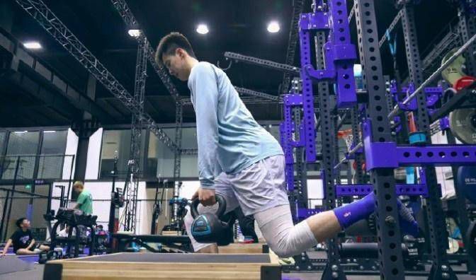 成人俱乐部